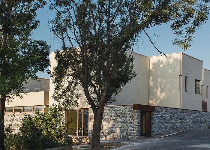 The Long Circle House